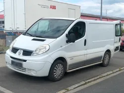 Weiß Gebraucht 2009 Renault Traffic Van / Kleinbus | 3.000 €