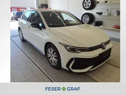 Pure white Gebraucht 2024 VW Golf VIII R-line Limousine | 29.740 € (Guter Preis)