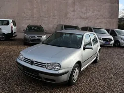 Silber (metallic) Gebraucht 2001 VW Golf IV Trendline Kleinwagen | 990 € (Superpreis)