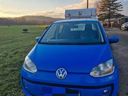 Blau Gebraucht 2015 VW up! move up! Kleinwagen | 9.100 € (Etwas zu teuer)