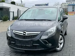Schwarz Gebraucht 2012 Opel Zafira Tourer Edition Van / Kleinbus | 4.980 €