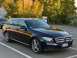 Obsidianschwarz metalliclack Gebraucht 2017 Mercedes E220 AMG Kombi | 22.990 € (Fairer Preis)