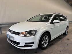 Weiß Gebraucht 2014 VW Golf VII Kombi | 7.390 € (Fairer Preis)