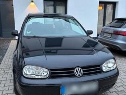 Schwarz Gebraucht 2003 VW Golf IV Kleinwagen | 800 € (Superpreis)