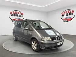 Grau Gebraucht 2009 Seat Alhambra Reference Van / Kleinbus | 2.900 € (Fairer Preis)