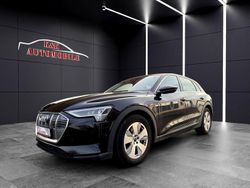 Brillantschwarz (metallic) Gebraucht 2022 Audi e-tron SUV | 25.900 € (Superpreis)