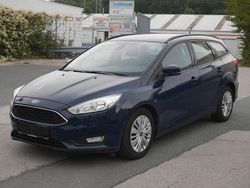 Blau Gebraucht 2016 Ford Focus Limousine | 6.990 € (Fairer Preis)