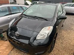 Black mica / ink (metallic) Gebraucht 2009 Toyota Yaris Cool Kleinwagen | 1.800 € (Superpreis)