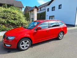 Rot Gebraucht 2015 Skoda Octavia Style Kombi | 12.900 €