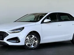 Weiss / atlasweiss Neu 2025 Hyundai i30 Kleinwagen | 21.970 € (Fairer Preis)