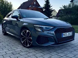 Grau Gebraucht 2023 Audi A3 Ambiente Limousine | 32.999 € (Etwas zu teuer)