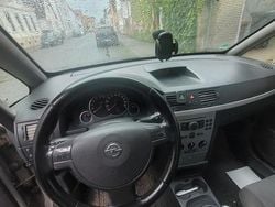 Grau Gebraucht 2007 Opel Meriva Van / Kleinbus | 650 € (Guter Preis)