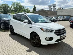 Weiß Gebraucht 2017 Ford Kuga ST-Line SUV | 16.600 € (Etwas zu teuer)