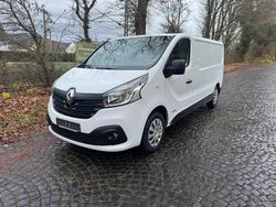Weiß Gebraucht 2015 Renault Trafic Komfort Van / Kleinbus | 10.999 € (Fairer Preis)