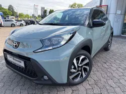 Urban khaki (6x3)/ black mica Neu 2025 Toyota Aygo Kleinwagen | 19.990 €