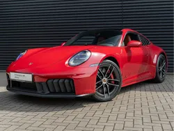 Rot Neu 2025 Porsche 911 Carrera 4 GTS Coupé | 191.900 € (Guter Preis)
