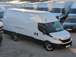 Weiß Gebraucht 2024 Iveco Daily Limousine | 34.449 € (Etwas zu teuer)