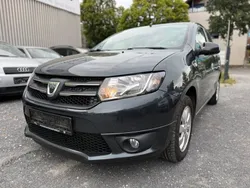 Grau Gebraucht 2015 Dacia Sandero Kleinwagen | 4.900 € (Fairer Preis)