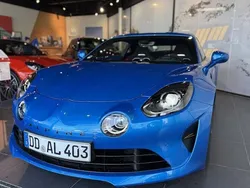 Blau Gebraucht 2024 Alpine A110 Coupé | 69.990 € (Etwas zu teuer)