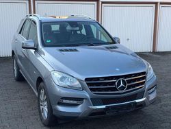 Blau Gebraucht 2012 Mercedes ML350 SUV | 15.900 € (Guter Preis)