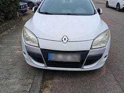 Weiß Gebraucht 2010 Renault Mégane Coupé Dynamique Coupé | 4.100 € (Guter Preis)