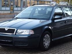 Grau Gebraucht 2005 Skoda Octavia Tour Kombi | 3.950 € (Etwas zu teuer)