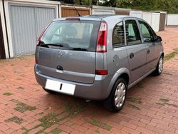 Grau Gebraucht 2004 Opel Meriva Cosmo Van / Kleinbus | 2.450 € (Fairer Preis)