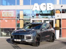 Grau Gebraucht 2017 Porsche Cayenne Turbo Chrono SUV | 44.900 € (Fairer Preis)