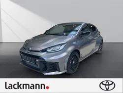 Precious metal Neu 2024 Toyota Yaris Limousine | 51.990 € (Fairer Preis)