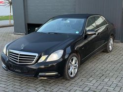 Schwarz Gebraucht 2011 Mercedes E200 Avantgarde Limousine | 13.990 € (Fairer Preis)