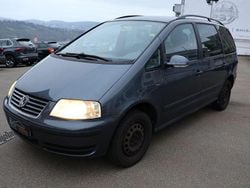 Grau Gebraucht 2006 VW Sharan Trendline Van / Kleinbus | 2.950 € (Teuer)