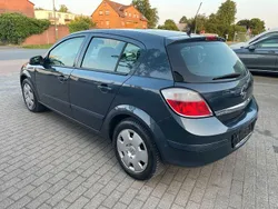 Grau Gebraucht 2006 Opel Astra Edition Limousine | 2.790 € (Fairer Preis)