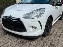 Weiß Gebraucht 2013 DS Automobiles DS3 Kleinwagen | 2.000 €