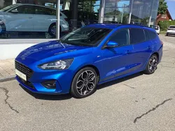 Dynamicblau metallic Gebraucht 2018 Ford Focus ST-Line Kombi | 16.990 € (Etwas zu teuer)