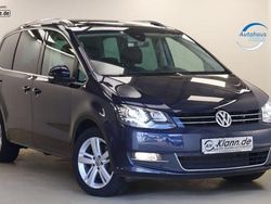 Blau Gebraucht 2016 VW Sharan Highline Van / Kleinbus | 23.499 € (Teuer)