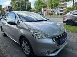 Silber Gebraucht 2013 Peugeot 208 Active Kleinwagen | 5.150 € (Fairer Preis)