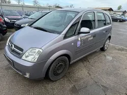 Silber Gebraucht 2005 Opel Meriva Basis Van / Kleinbus | 690 € (Superpreis)