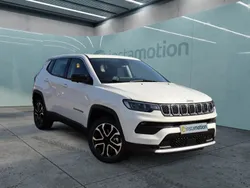 Weiß Neu 2024 Jeep Compass Altitude SUV | 34.140 € (Fairer Preis)