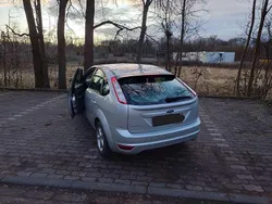 Grau Gebraucht 2009 Ford Focus Style Limousine | 2.200 € (Fairer Preis)