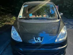 Schwarz Gebraucht 2009 Peugeot 1007 Kleinwagen | 1.600 €