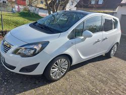 Weiß Gebraucht 2011 Opel Meriva Innovation Van / Kleinbus | 3.900 € (Guter Preis)