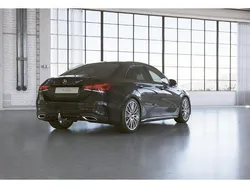 Metalliclack kosmosschwarz Gebraucht 2019 Mercedes A200 AMG Limousine | 25.880 € (Fairer Preis)