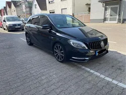 Schwarz Gebraucht 2011 Mercedes B200 Van / Kleinbus | 4.650 € (Fairer Preis)