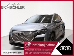 Geysirblau (metallic) Gebraucht 2021 Audi e-tron S-Line SUV | 41.970 € (Teuer)
