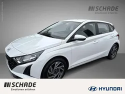 Atlas white / sol Gebraucht 2024 Hyundai i20 Trend Kleinwagen | 18.950 € (Fairer Preis)