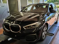 Schwarz Gebraucht 2021 BMW 118 Advantage Kleinwagen | 20.100 € (Guter Preis)