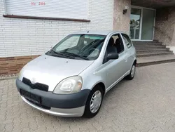 Silber Gebraucht 2002 Toyota Yaris Kleinwagen | 900 € (Guter Preis)