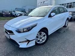 Weiß Gebraucht 2022 Kia Ceed Sportswagon Kombi | 12.800 €