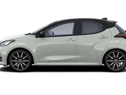 Dynamic grey metallic / ... Neu 2025 Toyota Yaris Hybrid Sport Kleinwagen | 29.190 € (Superpreis)