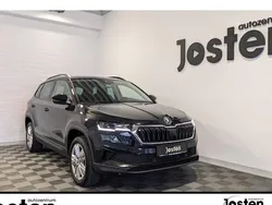 Schwarzmagic perleffekt Gebraucht 2024 Skoda Karoq Selection SUV | 29.690 € (Guter Preis)